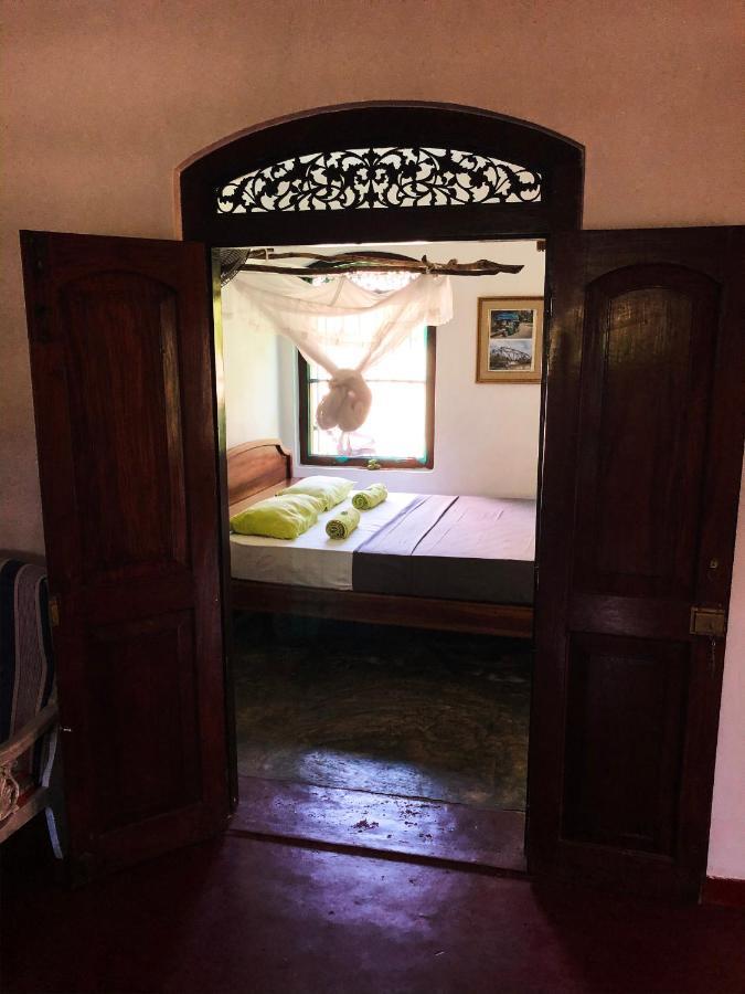 Bed and Breakfast Circus Lagoon Hideaway à Dodanduwa Extérieur photo