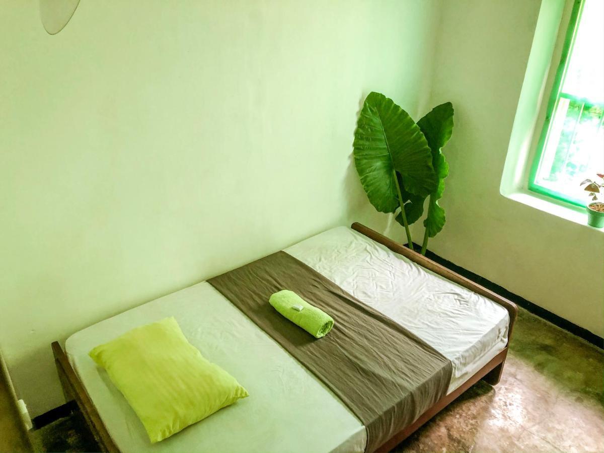 Bed and Breakfast Circus Lagoon Hideaway à Dodanduwa Extérieur photo
